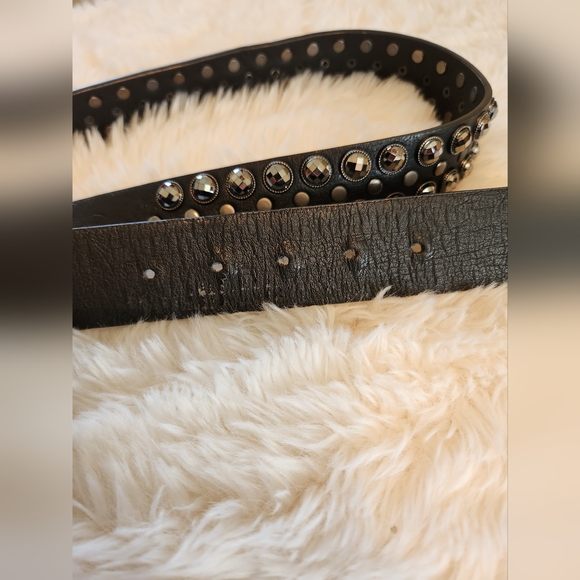 Studded belt - Picture 3 of 4